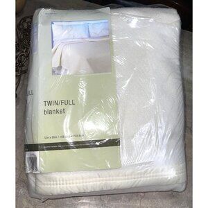 New Vtg Beige Blanket Twin Full 72' X 90' Satin Edge Polyester & Nylon USA Made
